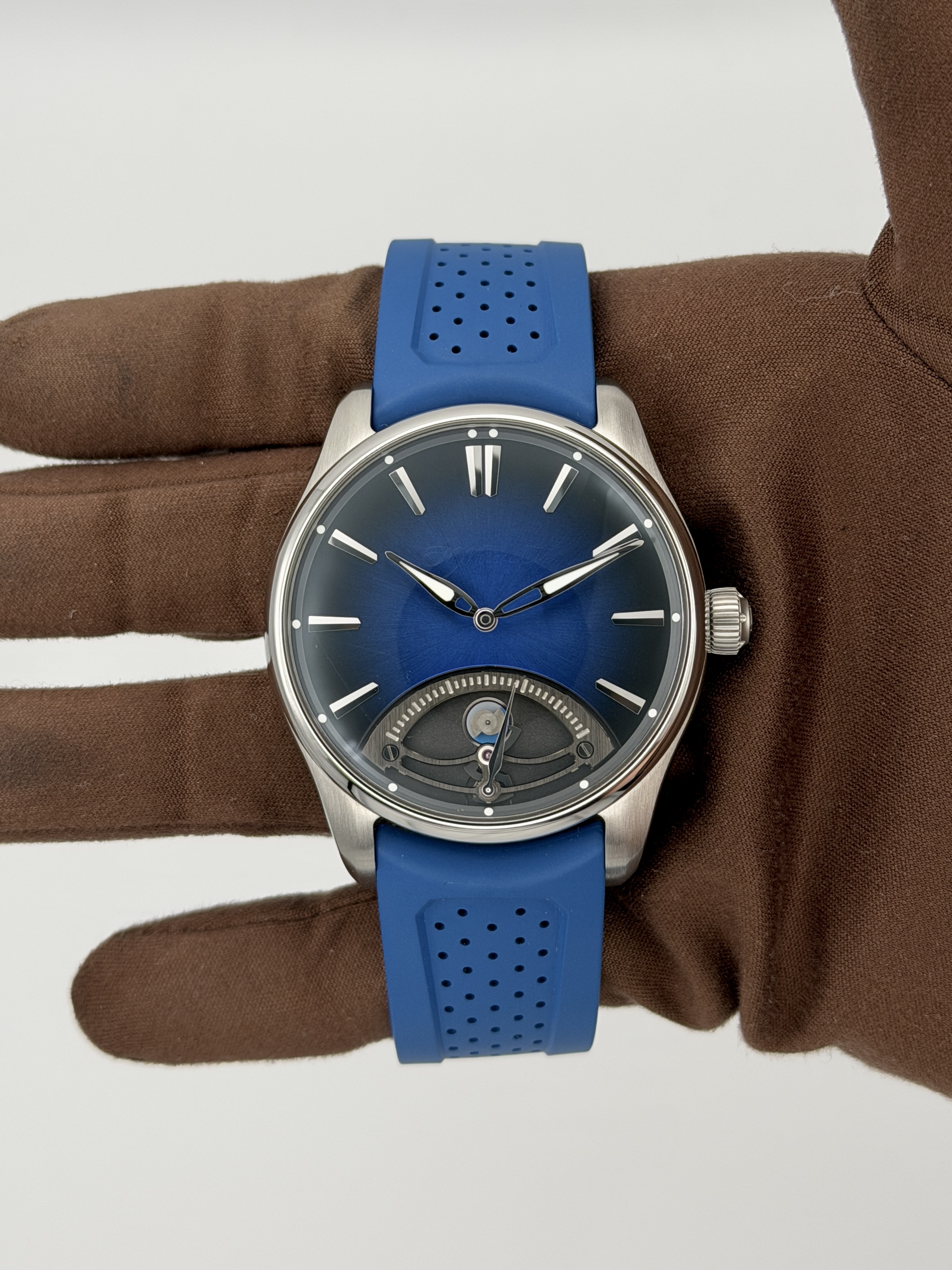 2026 H. Moser & Cie Pioneer Retrograde Seconds 42.8mm Stainless Steel 3250-1200 — image 1