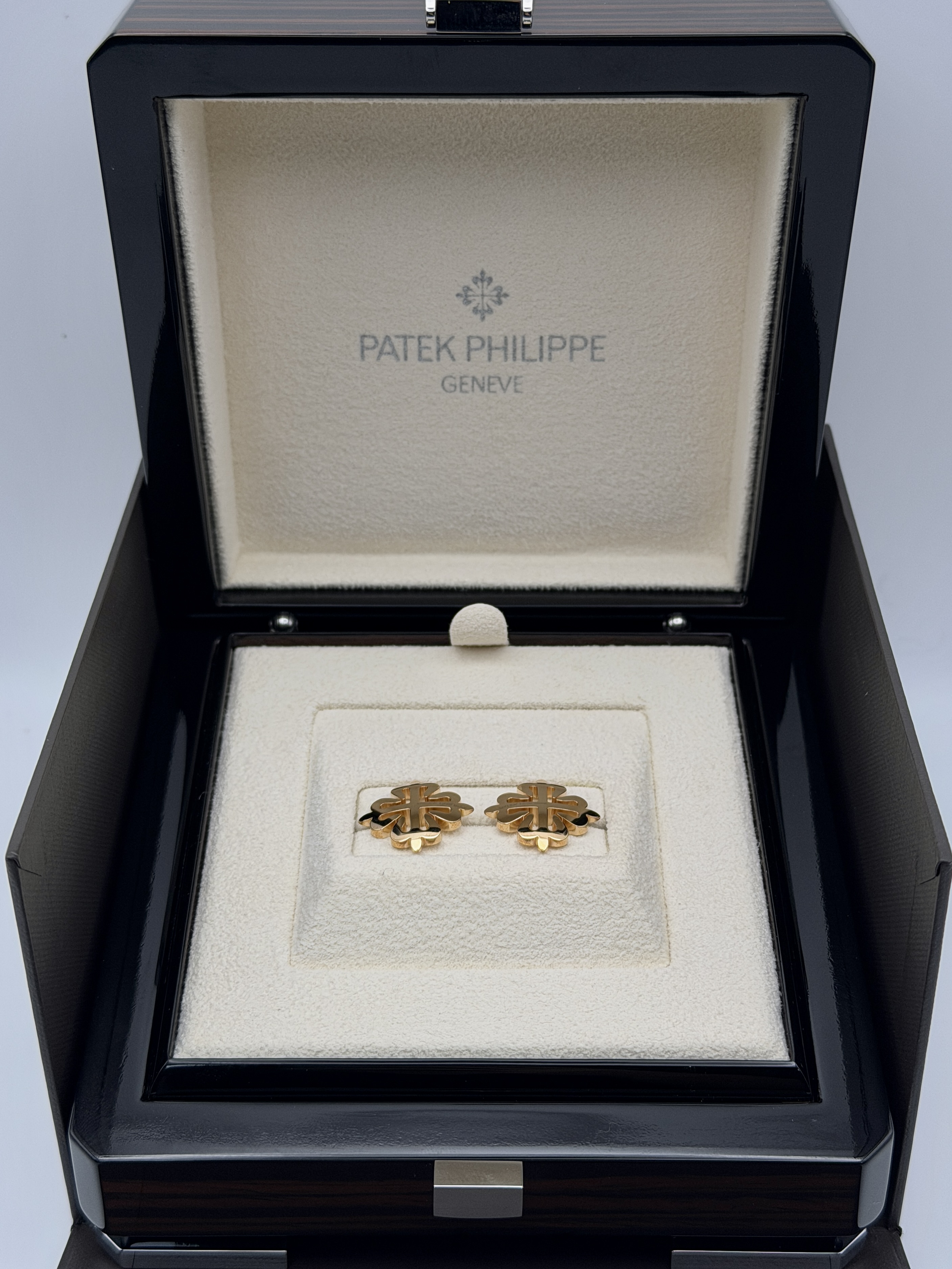 2026 Patek Philippe Calatrava Cuff Links Yellow Gold 205.9083J3-001 — image 6