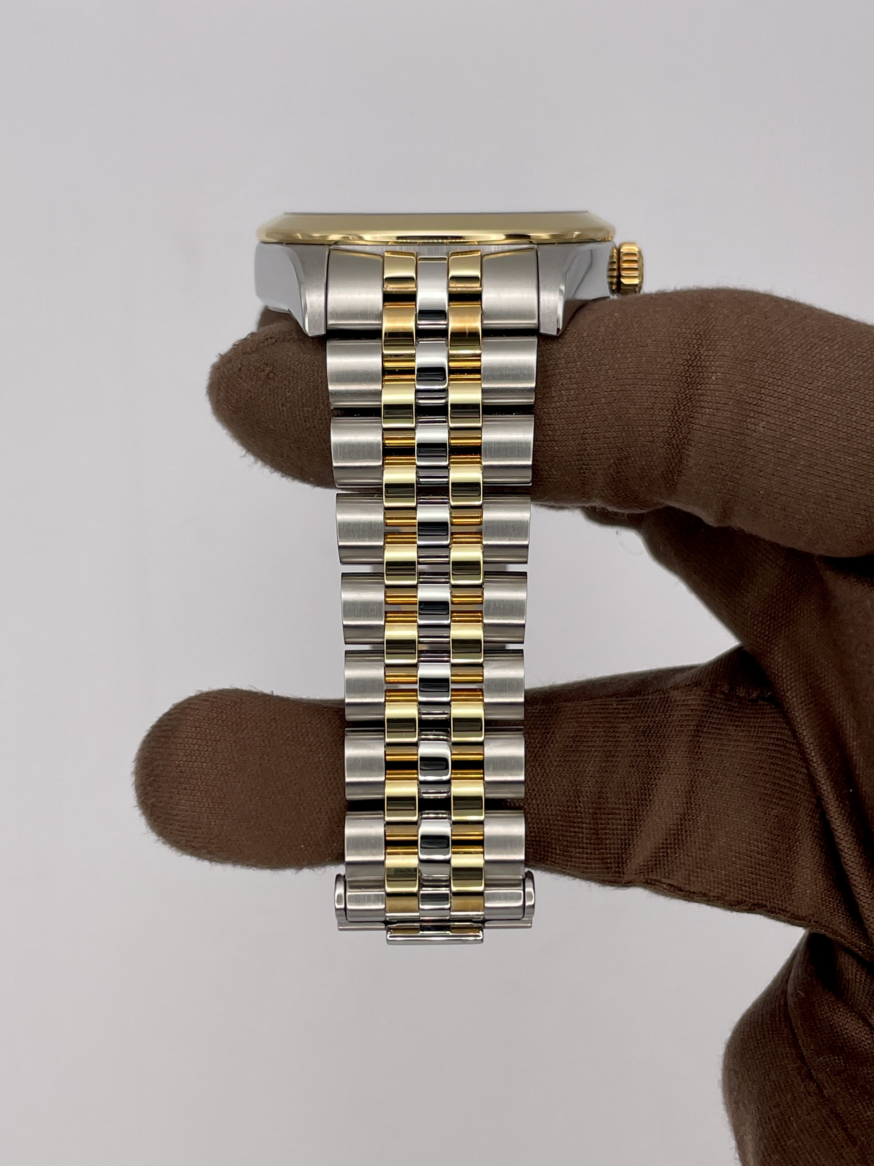 2025 Tudor Black Bay One 36mm Stainless Steel/Yellow Gold m79643-0002 — image 5