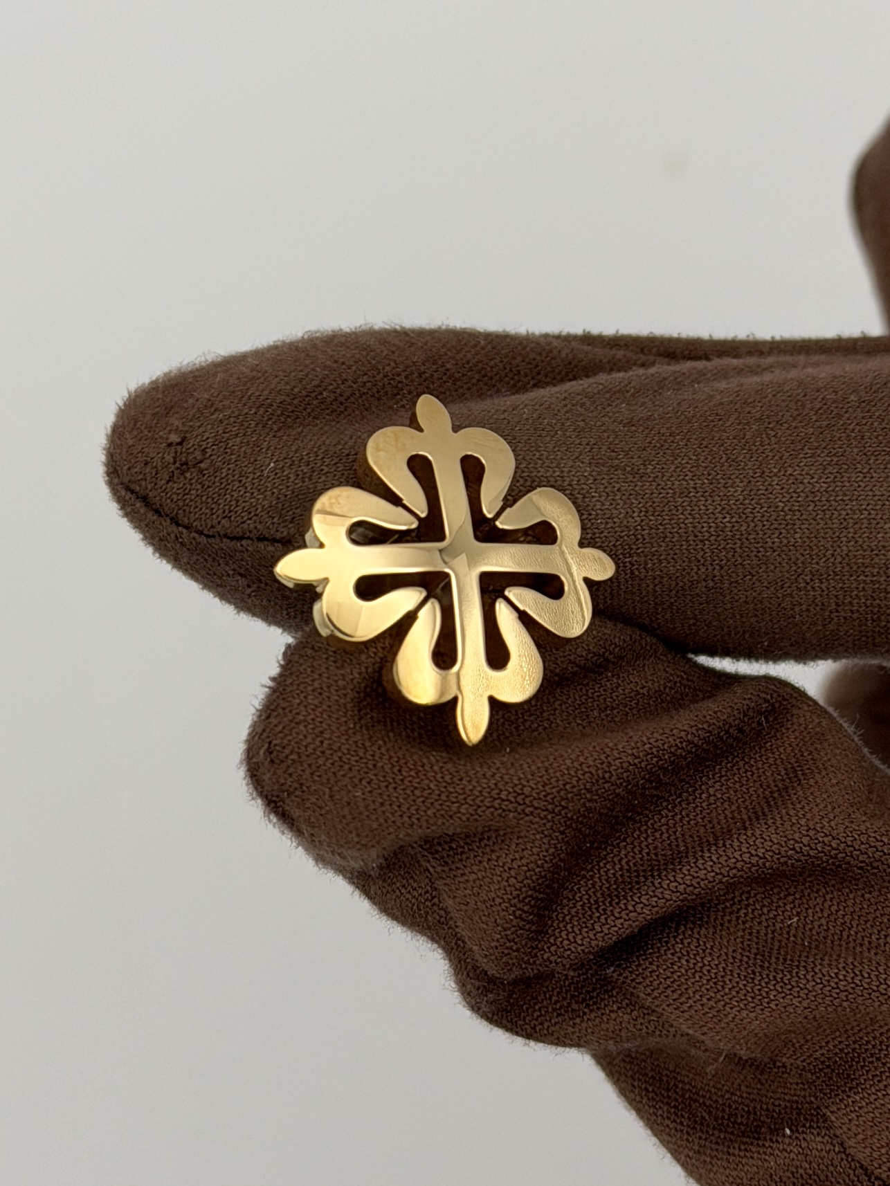 2026 Patek Philippe Calatrava Cuff Links Yellow Gold 205.9083J3-001 — image 2